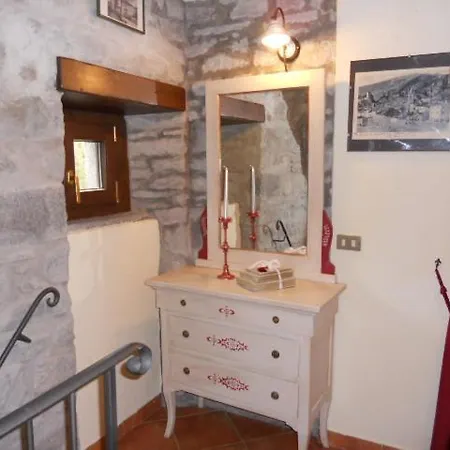 Torre Riva Dimora Storica בית נופש