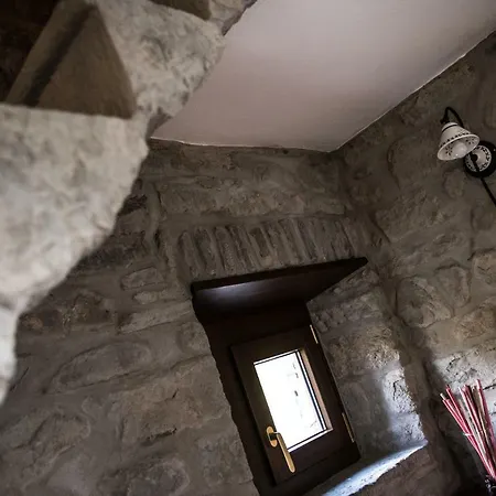 Torre Riva Dimora Storica בית נופש *