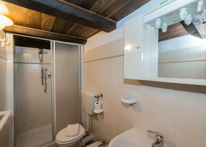 Torre Riva Dimora Storica 別荘 フィウマルボ